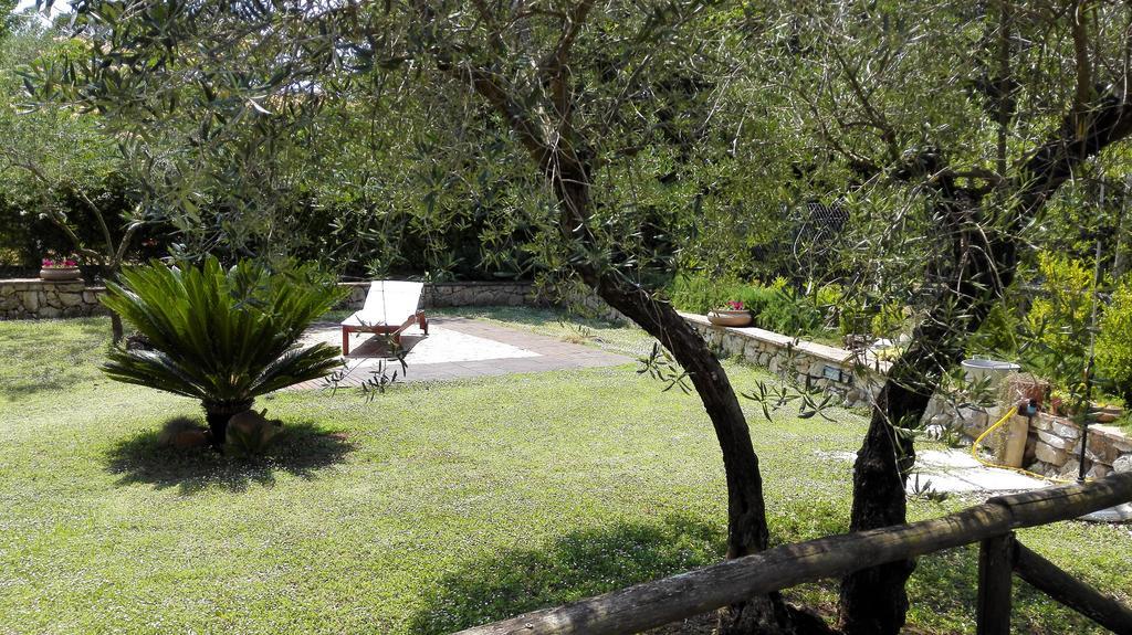Ferienwohnung La Zucca A Pois Formia Zimmer foto