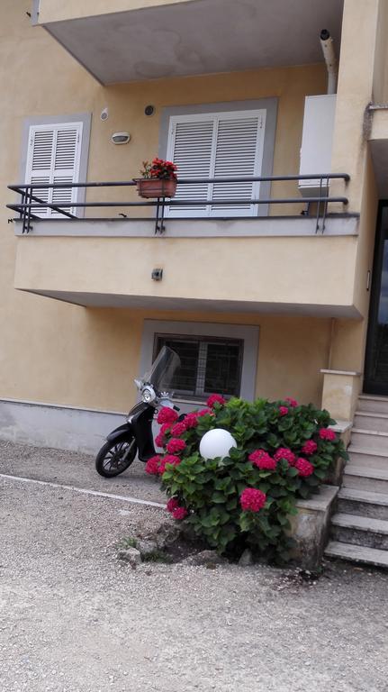 Ferienwohnung La Zucca A Pois Formia Zimmer foto